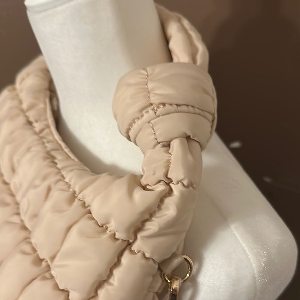 Urban Expressions Quilted Cream Shoulder Bag NWT - Picture 4 of 7